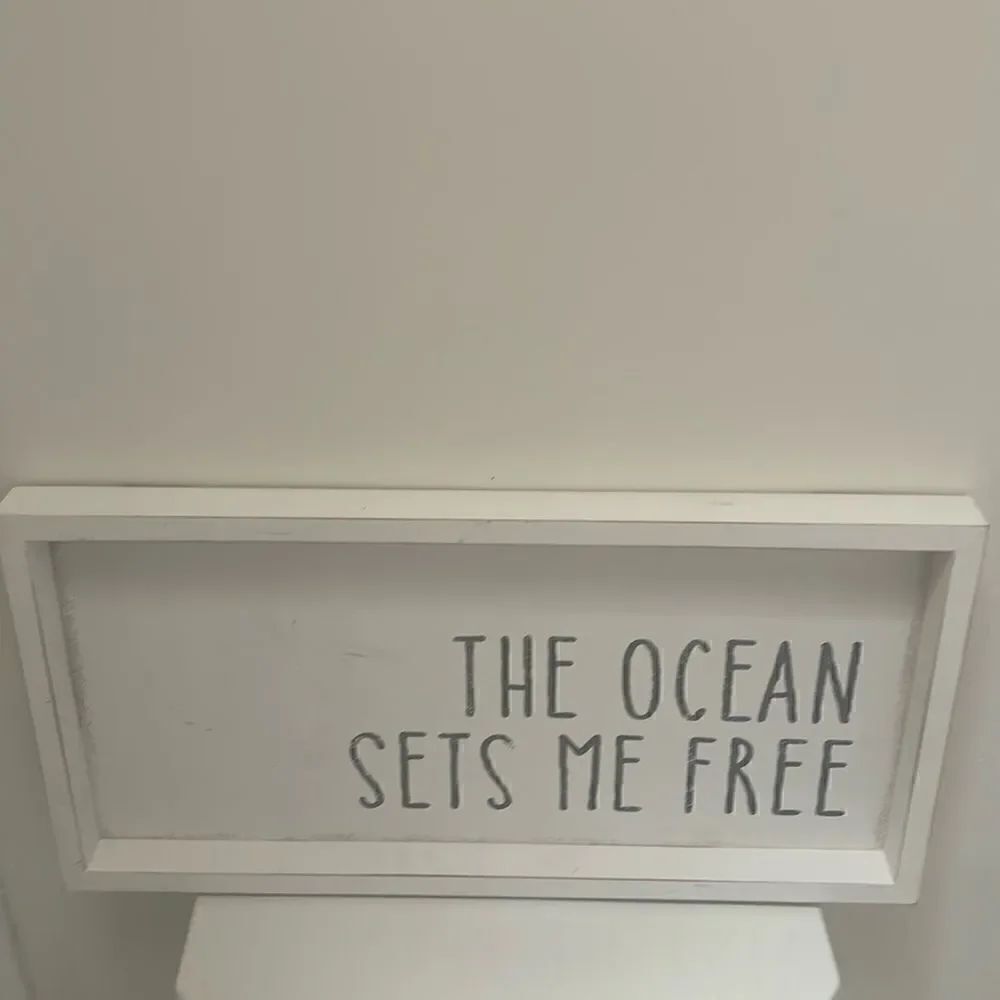 The Ocean Sets Me Free wall decor / brand new with sticker. Quill to Paper.